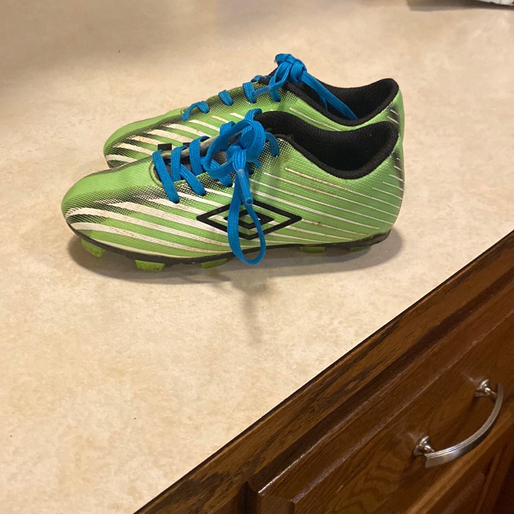 I’m to cleats size10